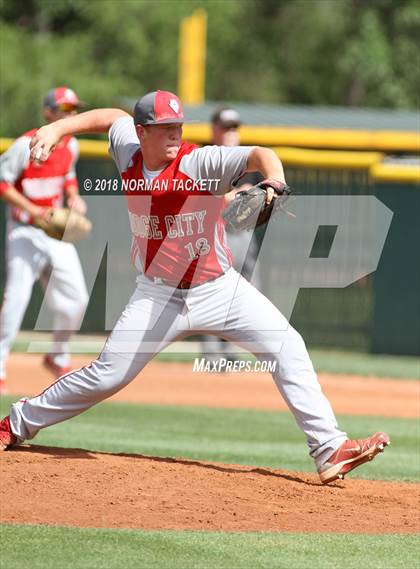 Thumbnail 1 in Derby vs. Dodge City photogallery.