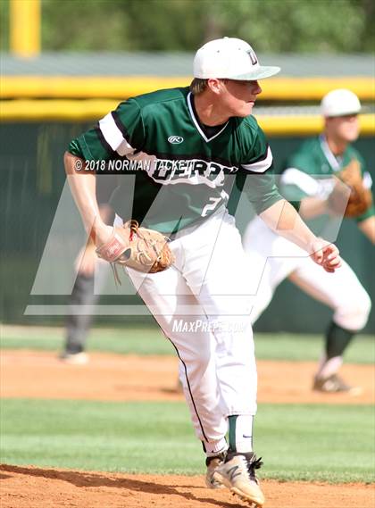 Thumbnail 1 in Derby vs. Dodge City photogallery.