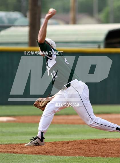 Thumbnail 3 in Derby vs. Dodge City photogallery.