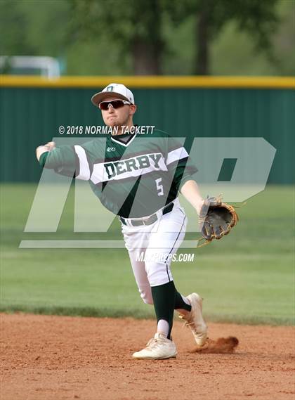 Thumbnail 2 in Derby vs. Dodge City photogallery.