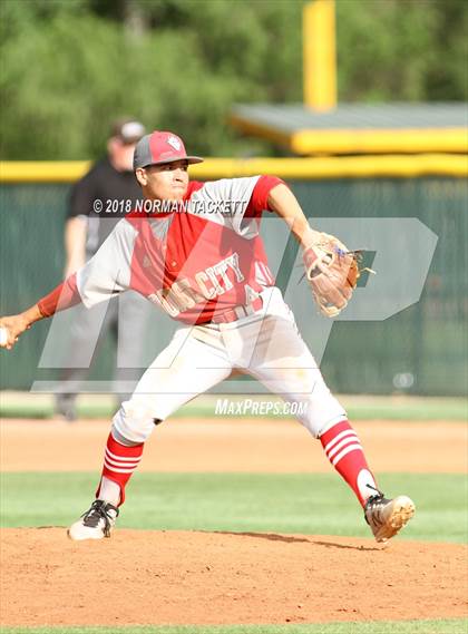 Thumbnail 1 in Derby vs. Dodge City photogallery.