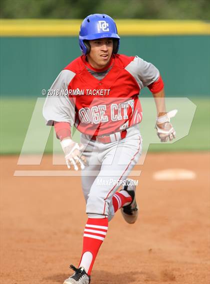 Thumbnail 3 in Derby vs. Dodge City photogallery.