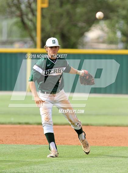 Thumbnail 2 in Derby vs. Dodge City photogallery.