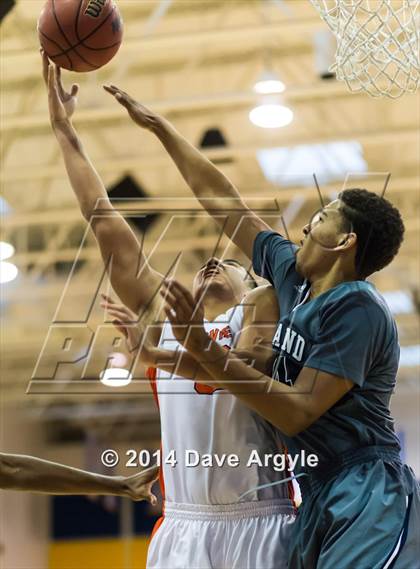 Thumbnail 1 in Overland vs. Timpview (FreeTaxUSA Shootout) photogallery.