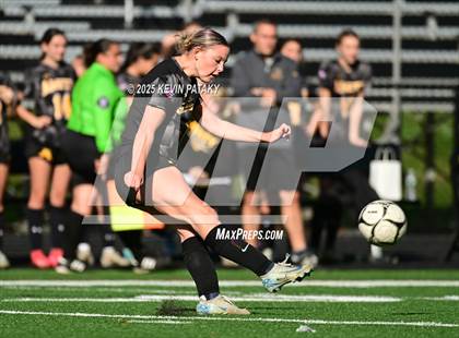 Thumbnail 2 in Staples @ Amity Regional (CIAC Class LL Qtr Final) photogallery.