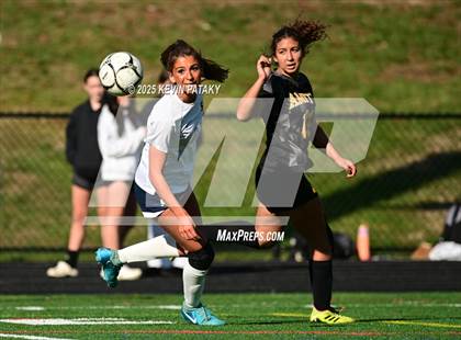 Thumbnail 3 in Staples @ Amity Regional (CIAC Class LL Qtr Final) photogallery.