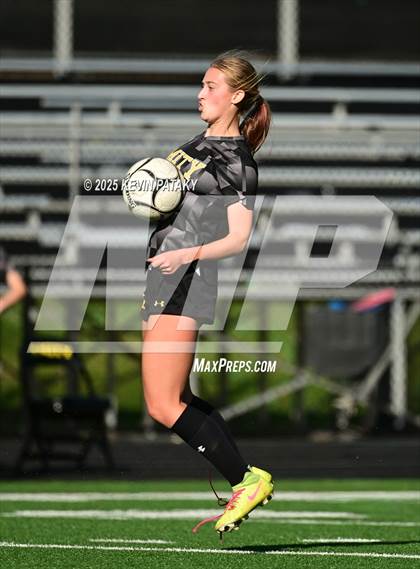 Thumbnail 3 in Staples @ Amity Regional (CIAC Class LL Qtr Final) photogallery.