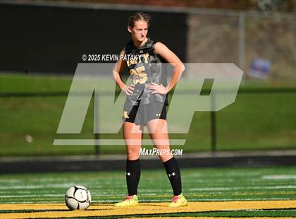 Thumbnail 3 in Staples @ Amity Regional (CIAC Class LL Qtr Final) photogallery.