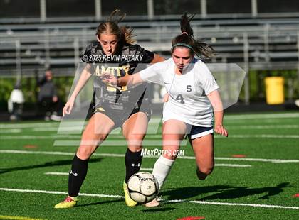 Thumbnail 3 in Staples @ Amity Regional (CIAC Class LL Qtr Final) photogallery.