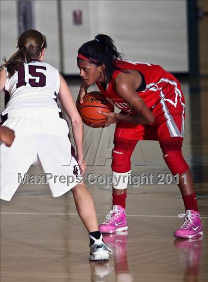 Thumbnail 1 in Cinco Ranch vs. Bellaire (McDonald's Texas Invitational) photogallery.