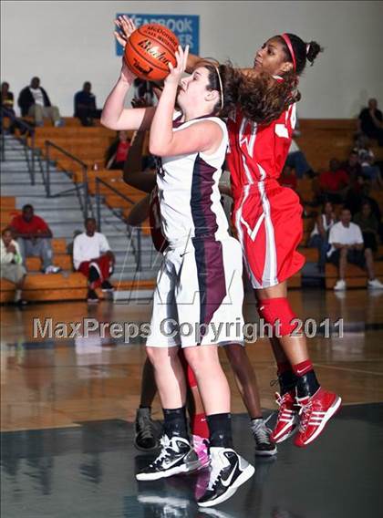 Thumbnail 2 in Cinco Ranch vs. Bellaire (McDonald's Texas Invitational) photogallery.