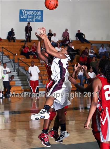 Thumbnail 2 in Cinco Ranch vs. Bellaire (McDonald's Texas Invitational) photogallery.