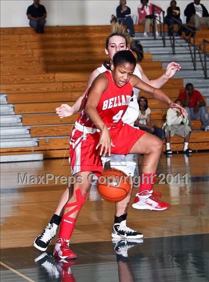 Thumbnail 1 in Cinco Ranch vs. Bellaire (McDonald's Texas Invitational) photogallery.