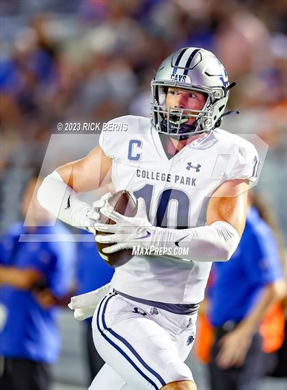 Thumbnail 3 in Grand Oaks vs College Park photogallery.