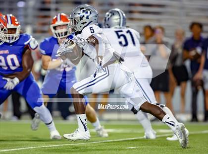 Thumbnail 1 in Grand Oaks vs College Park photogallery.