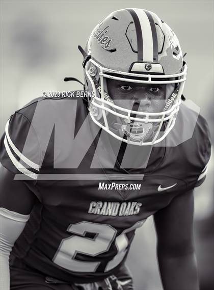 Thumbnail 1 in Grand Oaks vs College Park photogallery.