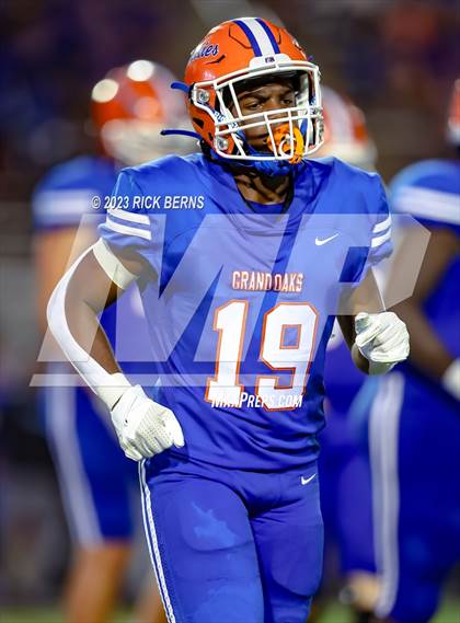 Thumbnail 1 in Grand Oaks vs College Park photogallery.