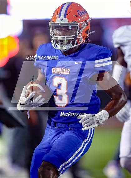 Thumbnail 1 in Grand Oaks vs College Park photogallery.