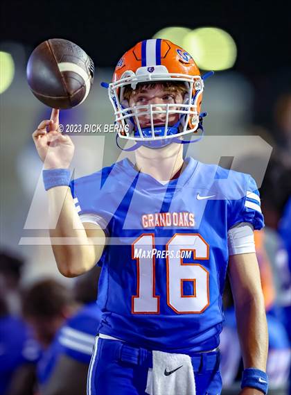 Thumbnail 3 in Grand Oaks vs College Park photogallery.