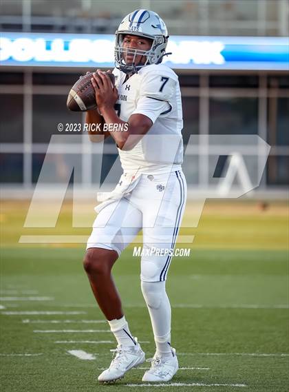 Thumbnail 1 in Grand Oaks vs College Park photogallery.
