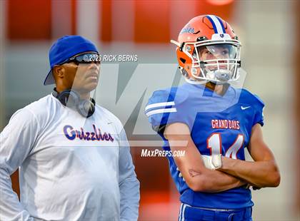 Thumbnail 3 in Grand Oaks vs College Park photogallery.