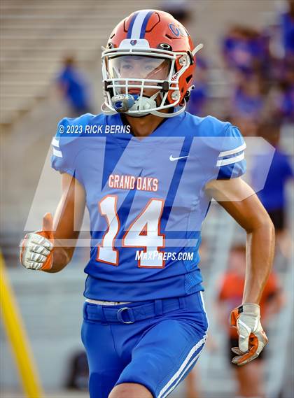 Thumbnail 2 in Grand Oaks vs College Park photogallery.