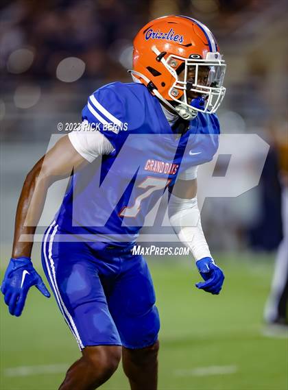Thumbnail 3 in Grand Oaks vs College Park photogallery.
