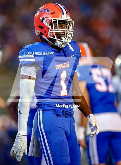 Thumbnail 2 in Grand Oaks vs College Park photogallery.