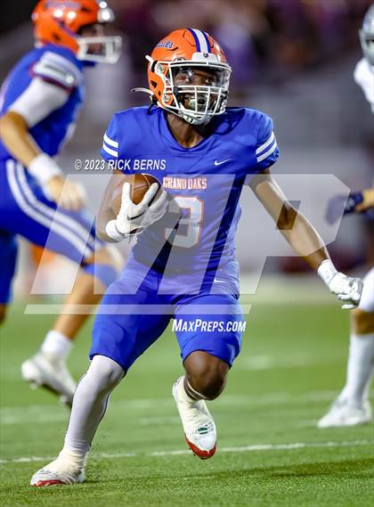 Thumbnail 1 in Grand Oaks vs College Park photogallery.