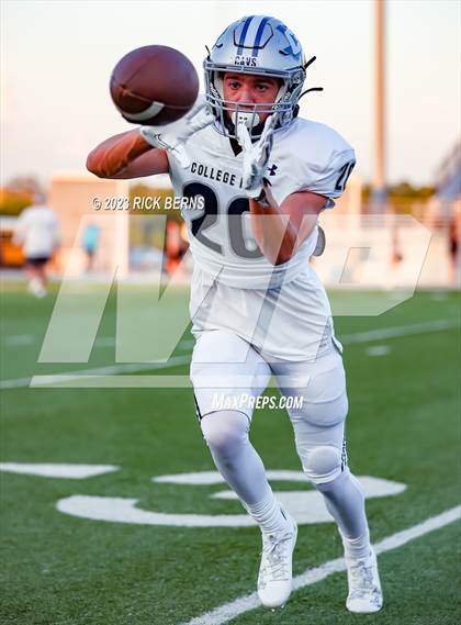 Thumbnail 1 in Grand Oaks vs College Park photogallery.