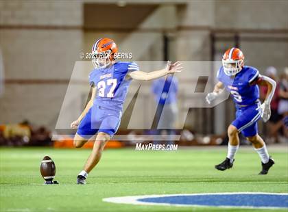 Thumbnail 3 in Grand Oaks vs College Park photogallery.