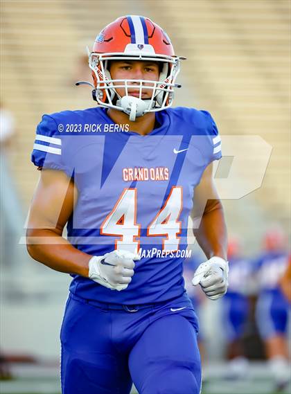 Thumbnail 3 in Grand Oaks vs College Park photogallery.