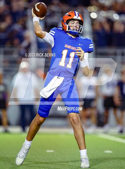 Thumbnail 3 in Grand Oaks vs College Park photogallery.