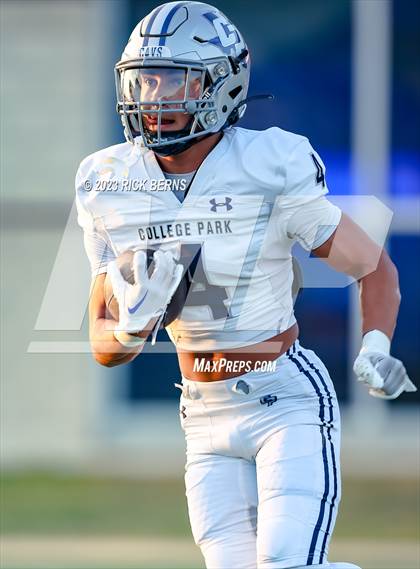 Thumbnail 1 in Grand Oaks vs College Park photogallery.