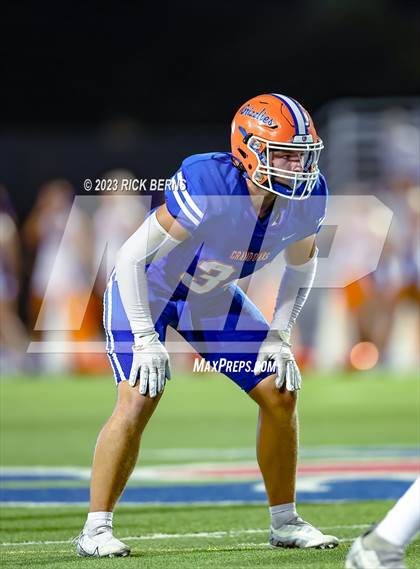 Thumbnail 2 in Grand Oaks vs College Park photogallery.