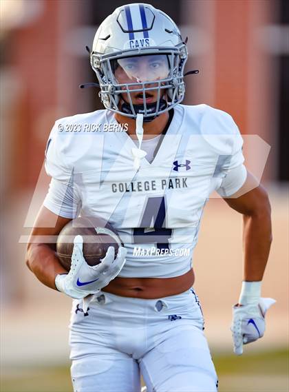 Thumbnail 3 in Grand Oaks vs College Park photogallery.