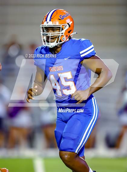 Thumbnail 3 in Grand Oaks vs College Park photogallery.