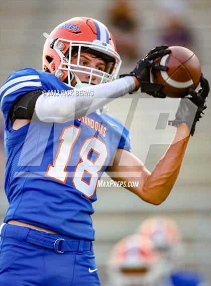 Thumbnail 3 in Grand Oaks vs College Park photogallery.