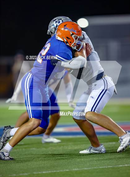 Thumbnail 1 in Grand Oaks vs College Park photogallery.