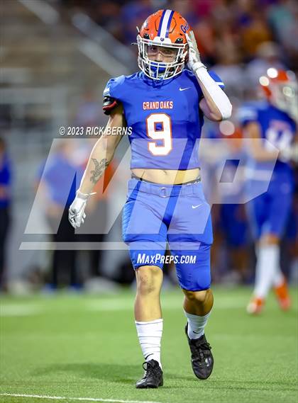 Thumbnail 3 in Grand Oaks vs College Park photogallery.