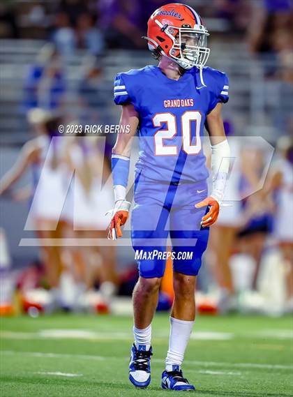 Thumbnail 1 in Grand Oaks vs College Park photogallery.