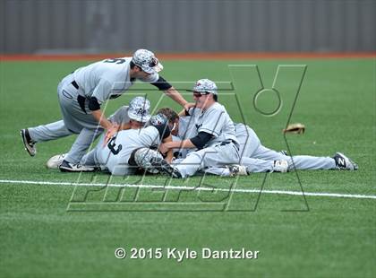 Thumbnail 3 in Pleasant Grove vs Argyle (UIL 4A Region 2 Final) photogallery.