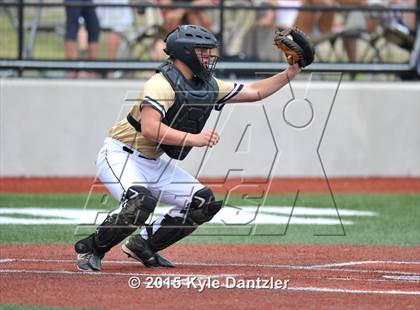 Thumbnail 3 in Pleasant Grove vs Argyle (UIL 4A Region 2 Final) photogallery.