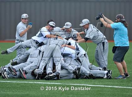 Thumbnail 3 in Pleasant Grove vs Argyle (UIL 4A Region 2 Final) photogallery.
