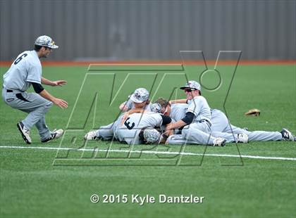 Thumbnail 2 in Pleasant Grove vs Argyle (UIL 4A Region 2 Final) photogallery.