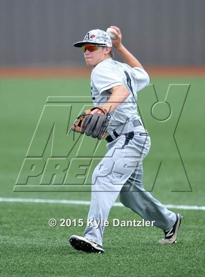 Thumbnail 3 in Pleasant Grove vs Argyle (UIL 4A Region 2 Final) photogallery.