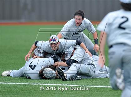 Thumbnail 3 in Pleasant Grove vs Argyle (UIL 4A Region 2 Final) photogallery.