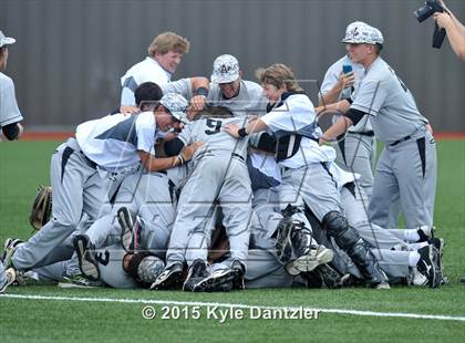 Thumbnail 3 in Pleasant Grove vs Argyle (UIL 4A Region 2 Final) photogallery.