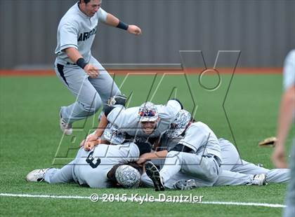Thumbnail 2 in Pleasant Grove vs Argyle (UIL 4A Region 2 Final) photogallery.