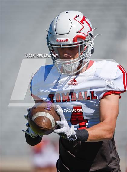 Thumbnail 3 in Tomball vs Klein Cain photogallery.